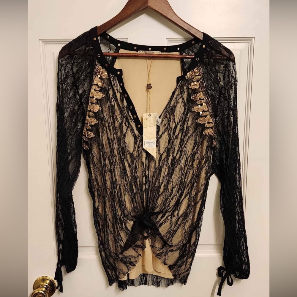 Buckle Black and Tan Lace Blouse Size M